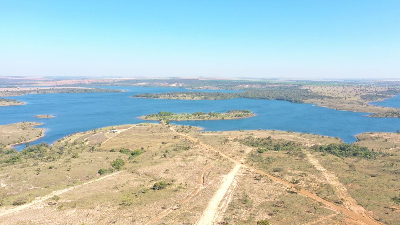 Mirantes da Ilha — Vista dos terrenos à beira da represa